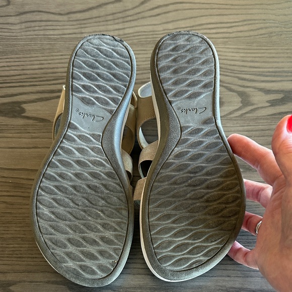 Cloudsteppers Sandals - Picture 2 of 7